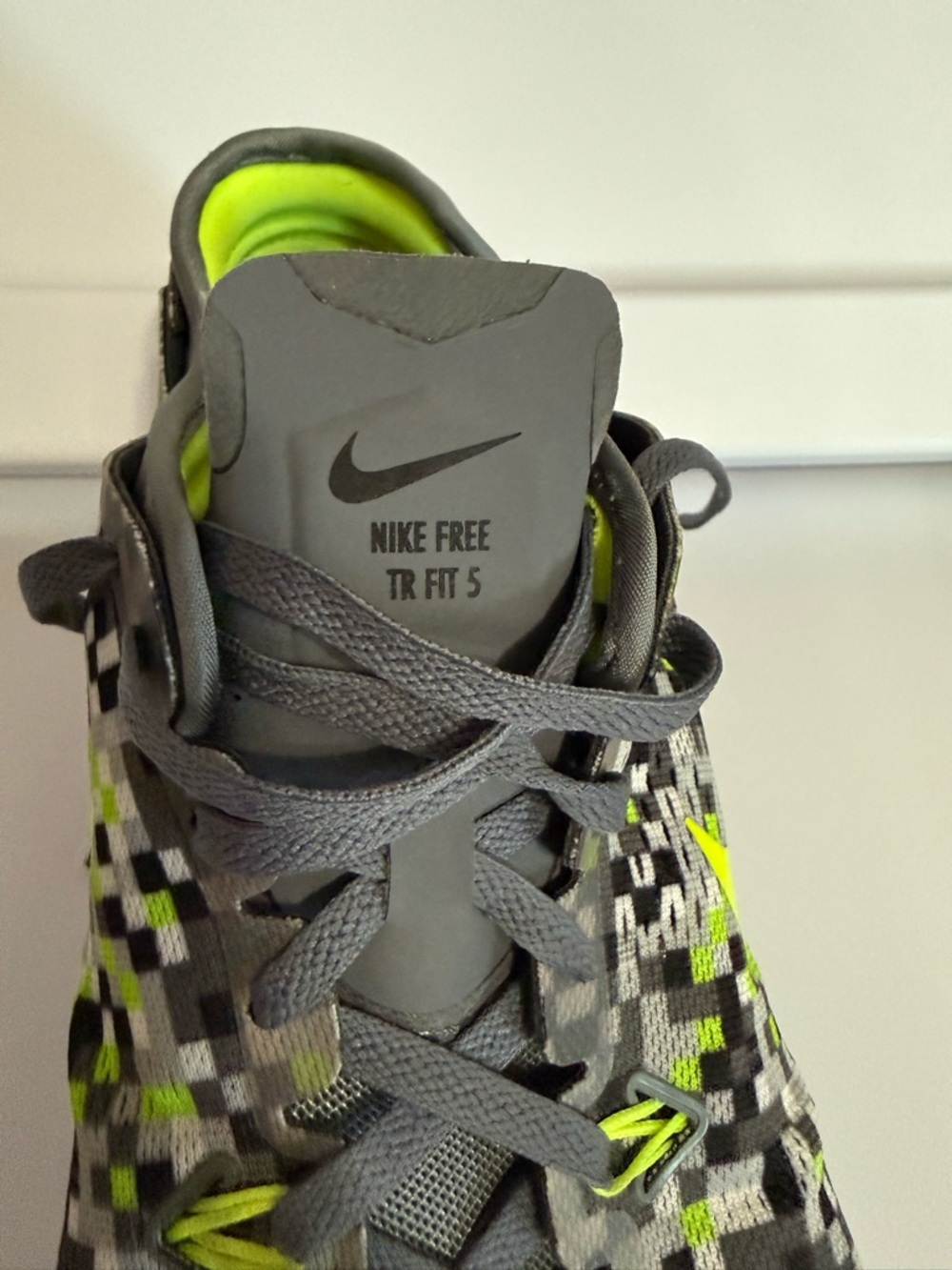 Nike Free 5.0 TR Fit 5 Women's Mesh Volt Size 11 - Picture 5 of 8